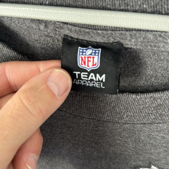 DETROIT LIONS DISTRESSED T SHIRT - Picture 3 of 3